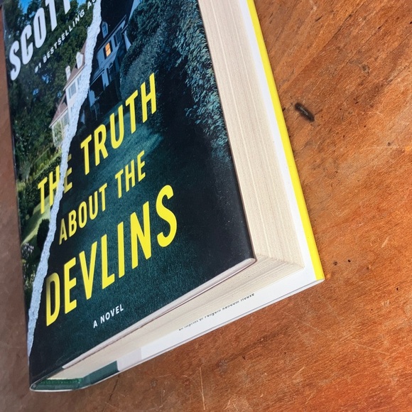 'The Truth About the Devlins' hardcover Book by Lisa Scottoline - Picture 12 of 14